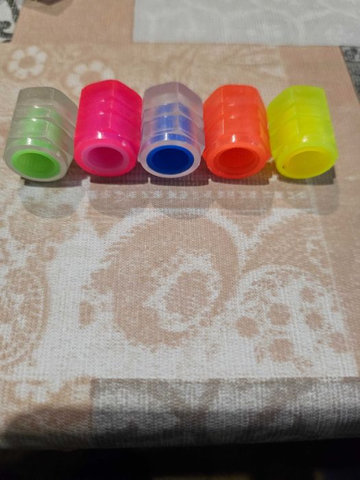 Светещи капачки за вентили