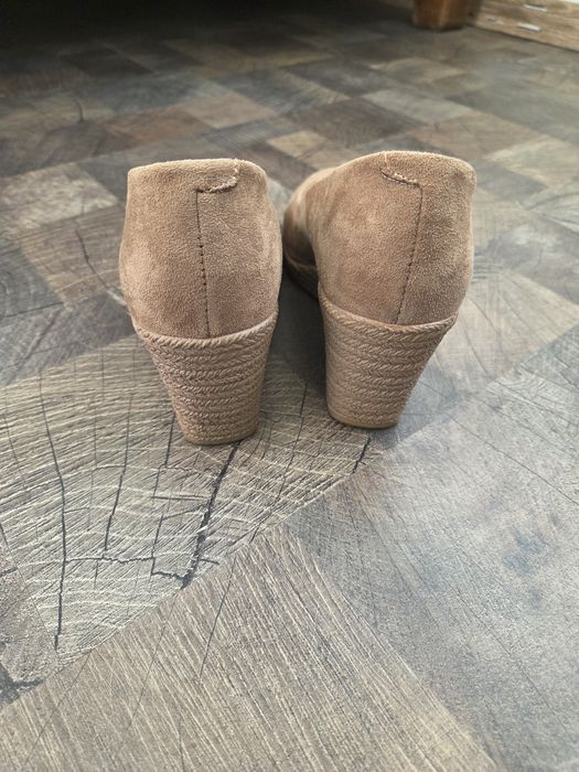 Дамски обувки на платформа