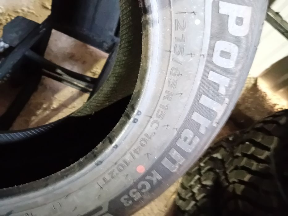 215 65 R 15 C Kumho vara