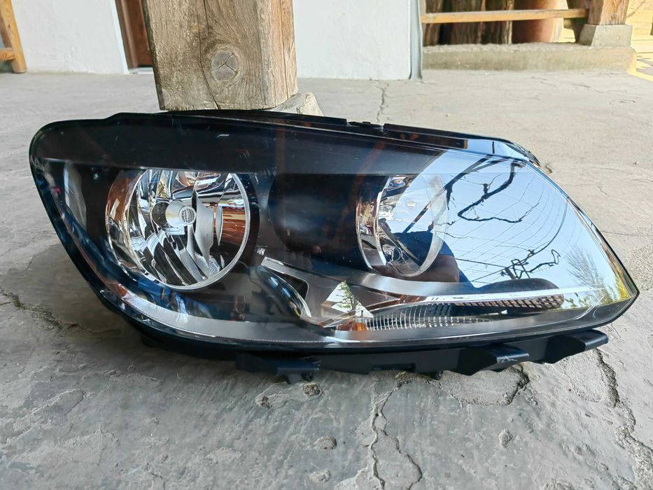 Фар VW Touran Caddy 2010-15г. десен / Фар Туаран Кади Оригинален