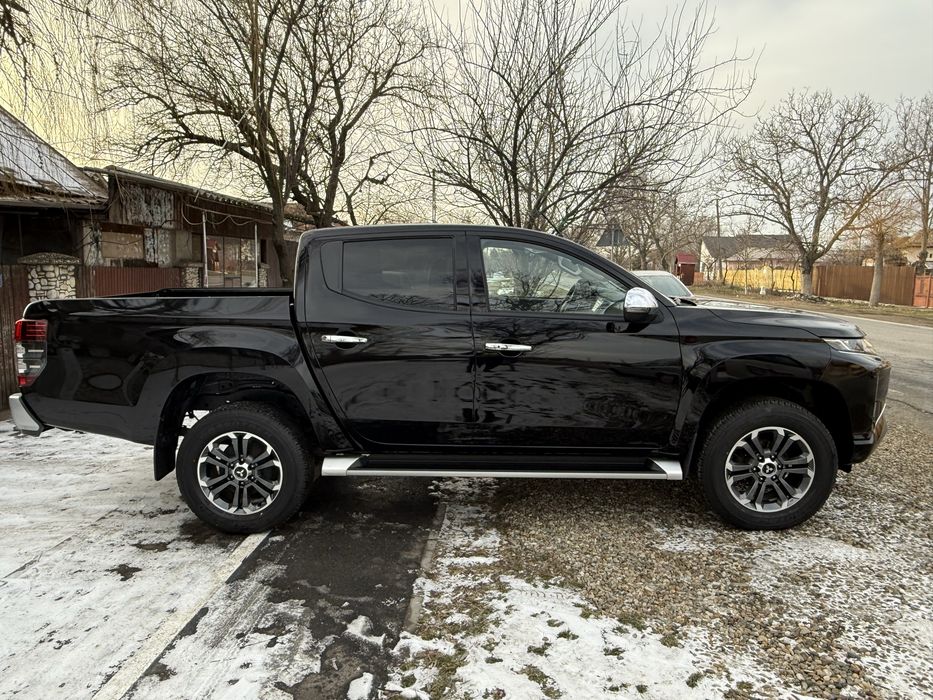 Mitsubisbi L200 automata ,blocant spatee Piele