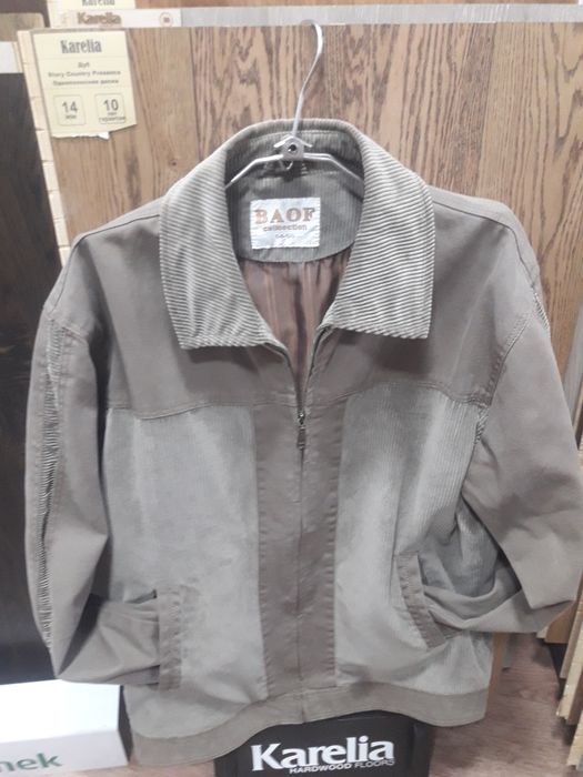 Продам куртки весна