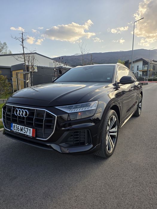 Audi Q8 3.0 340 коня с масаж, хед ъп, 22ки ковани на 25.2 в България