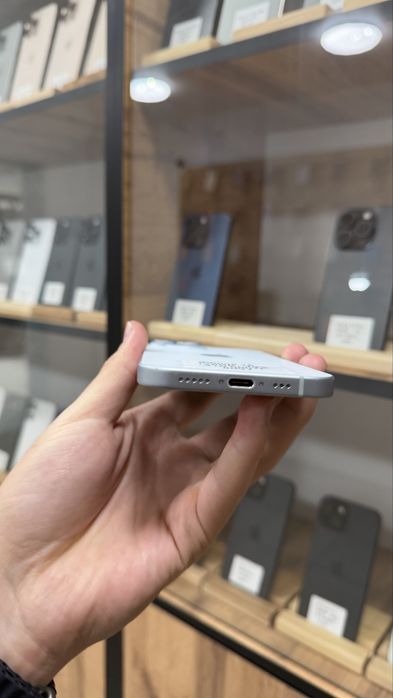 iPhone 15 128GB