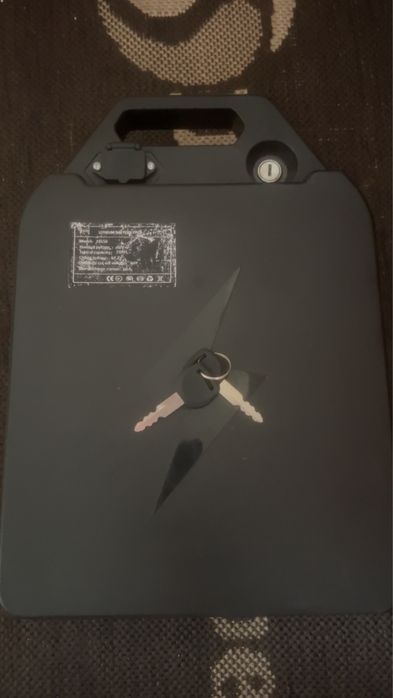 vand batetie detasabila scuter