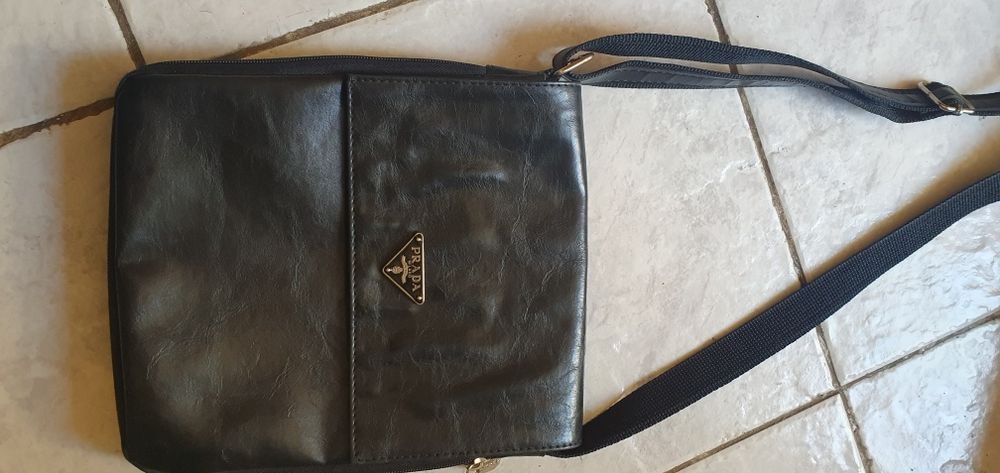 Мъжка чантичка  Prada