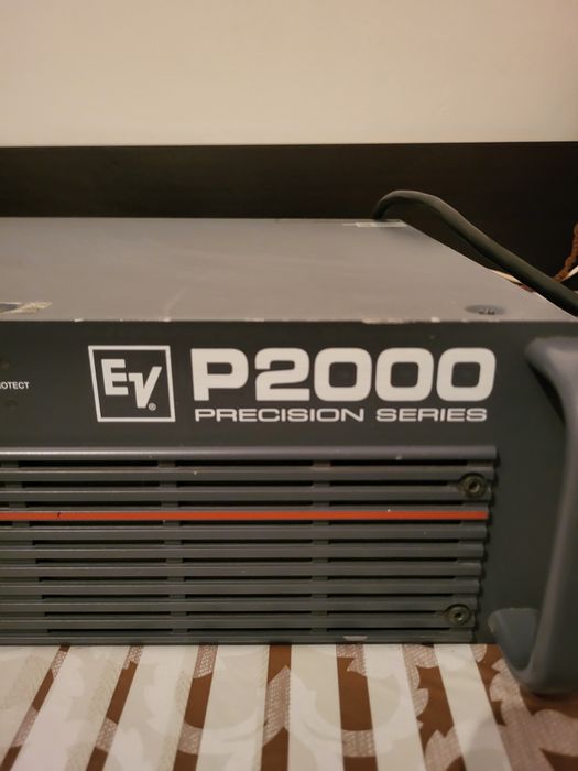 Electro Voice P2000