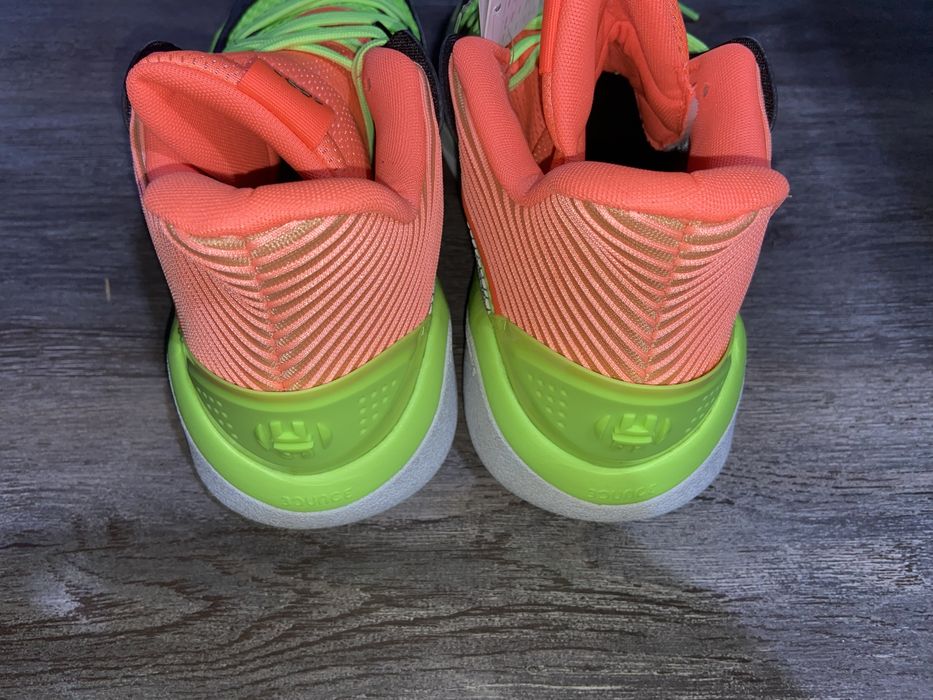 Adidasi de baschet nefolositi