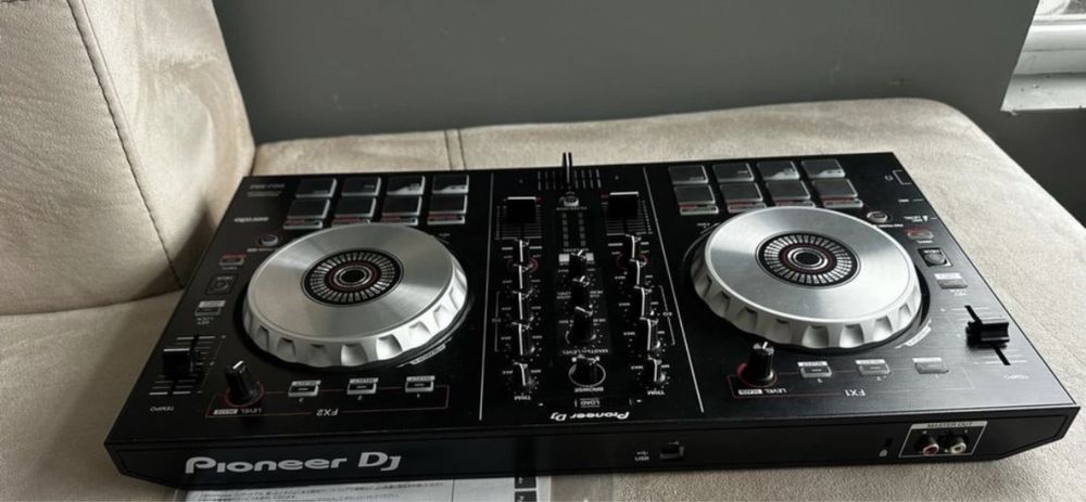 Pioneer DDJ SB 2- Dj контролер / конзола