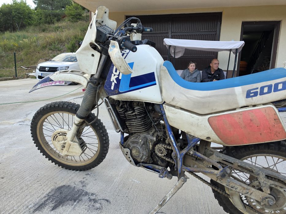 Продавам Сузуки dr  600