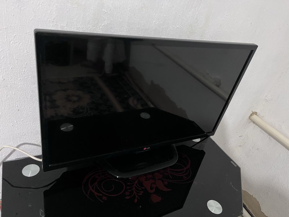 Телевизор 80см  LG без интернета
