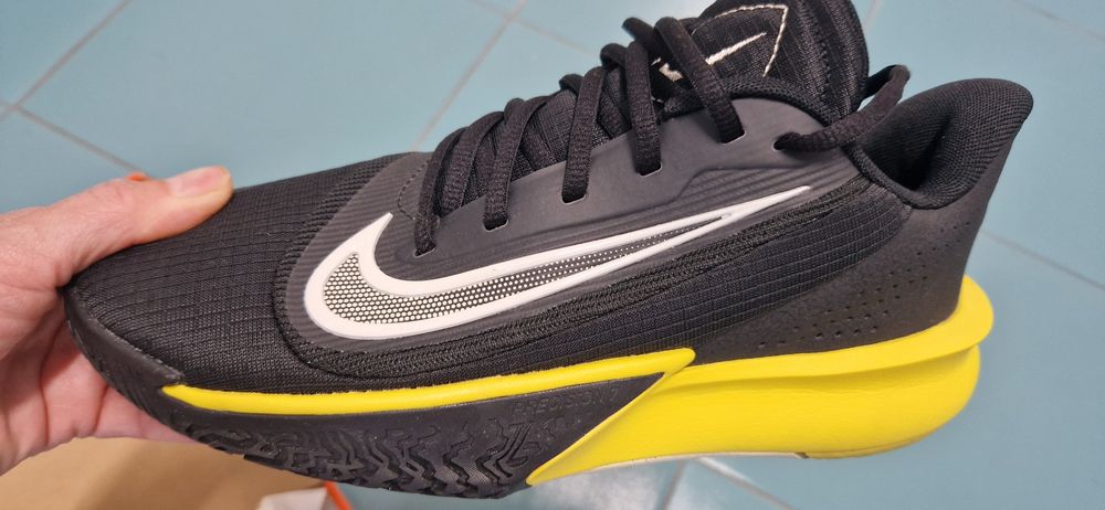 Nike Pantofi low-cut pentru baschet Precision VII, Negru/Galben sofran