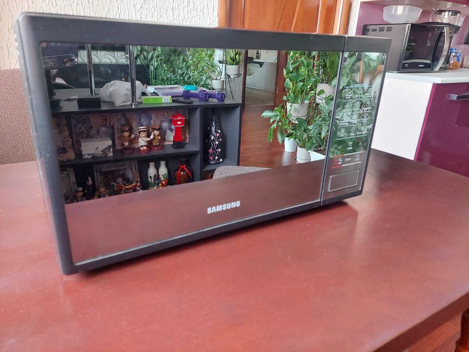 Микроволновка SAMSUNG бу