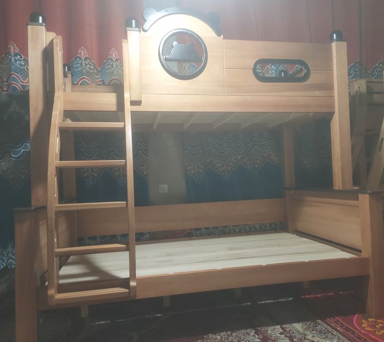Двухъярусная кровать