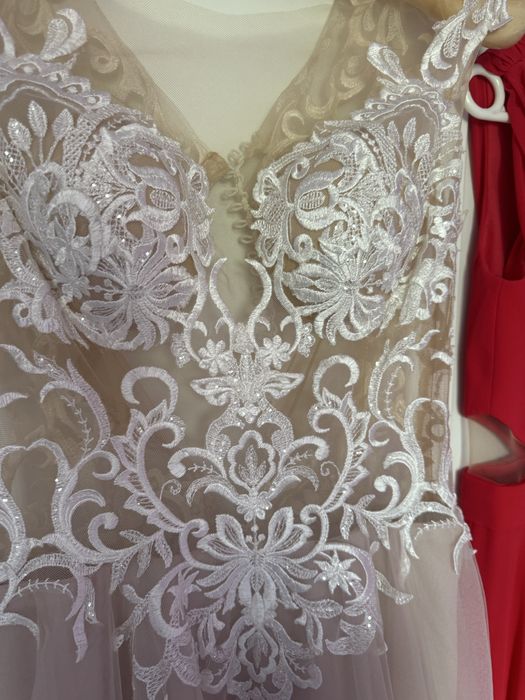 Красиви бални рокли