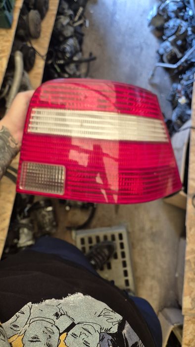 Оригинални Стопове Хела за Голф 4 хечбек