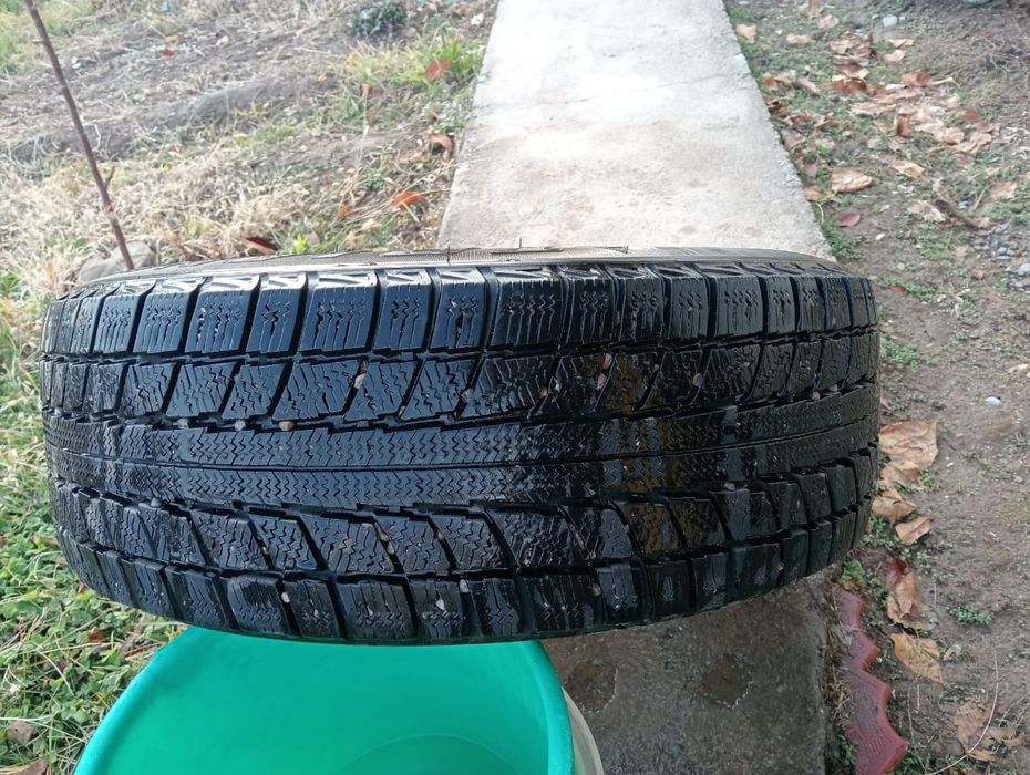 Продам зимние шины с дисками R15