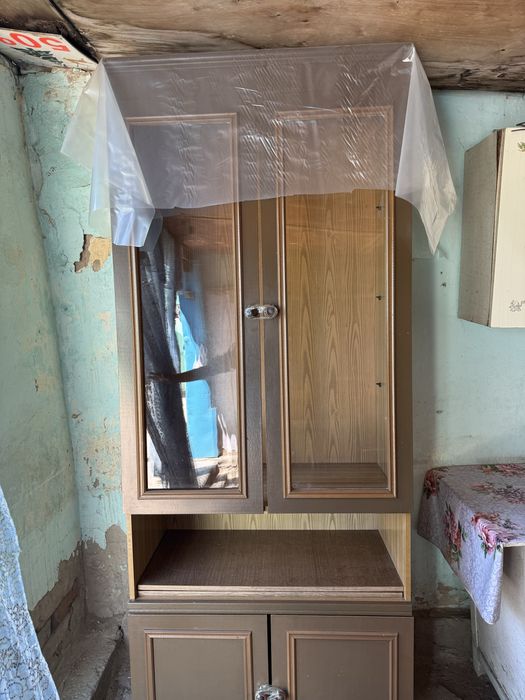 Продам 2 серванта советские