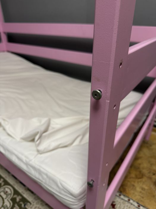 Кровать в хорошем состоянии