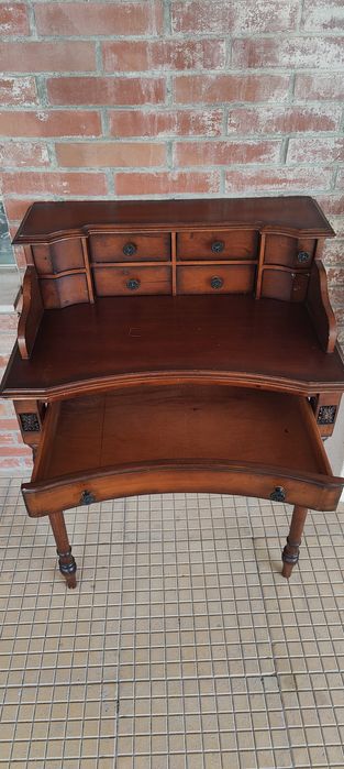 Бюро писалище секретер