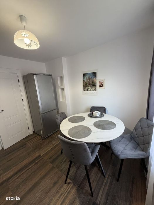 Apartament 3 camere de închiriat. Direct proprietar.