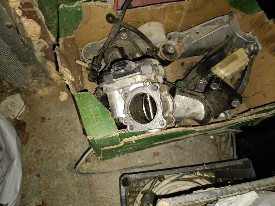 vand diverse piese motor peugeot citroen 1,6, hdi an2010-2015