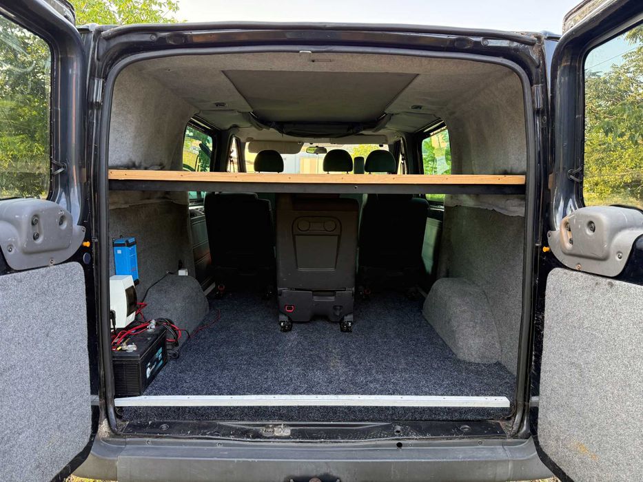 Кемпер  Ford TRANSIT 2.2TDI клима 7места