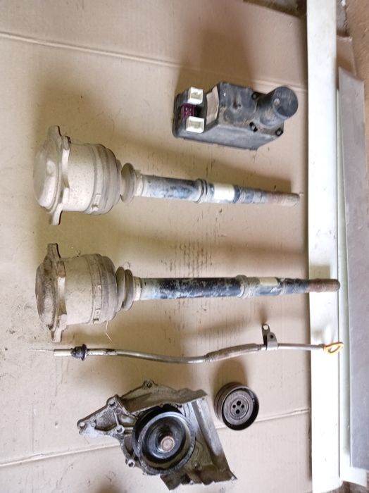 продам запчасти на ауди с4