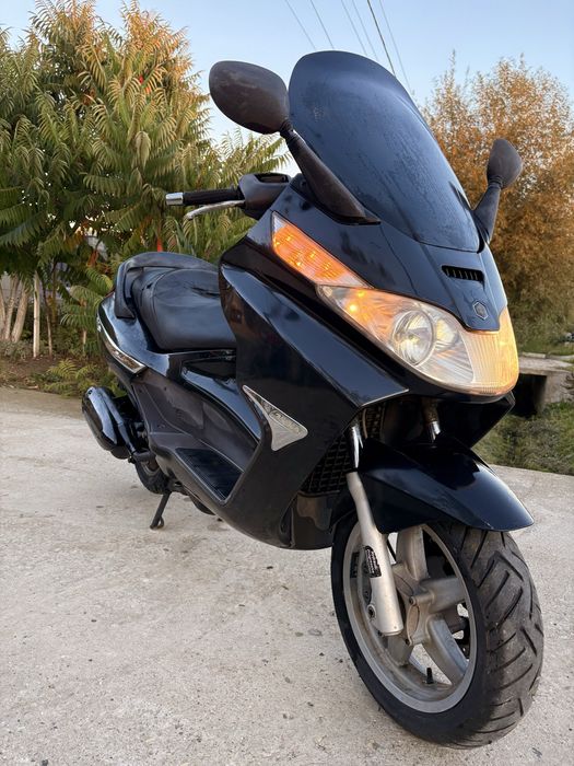 Scuter Piaggio x8 250 cc recent adus !cu acte in regula !