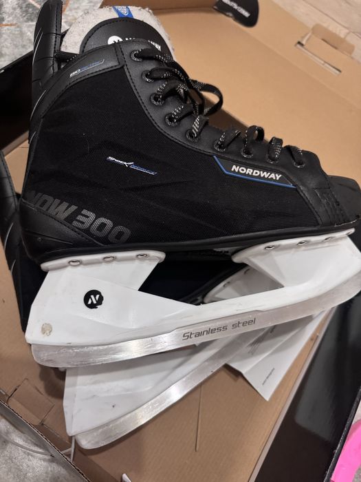 Продам коньки Nordway 300