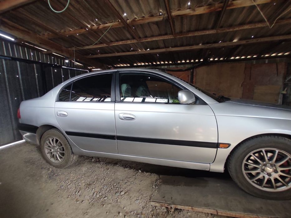 Продам Тойоту Авенсис