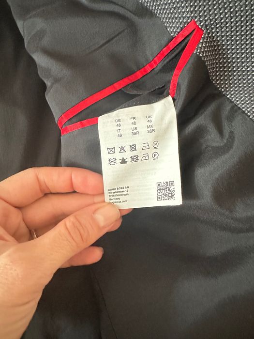 Costum barbatesc Hugo Boss