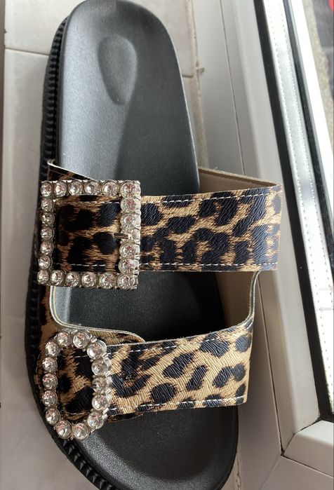 Vand papuci de femei cu imprimeu