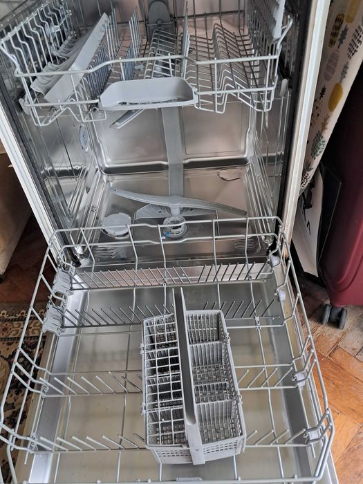 Съдомиялна машина Сименс 60см за пълно вграждане .Възможен бартер-45см