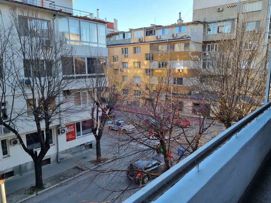 Дава се под наем Двустаен апартамент в Варна, Център - 67 кв.м за 357 € - Снимка #11