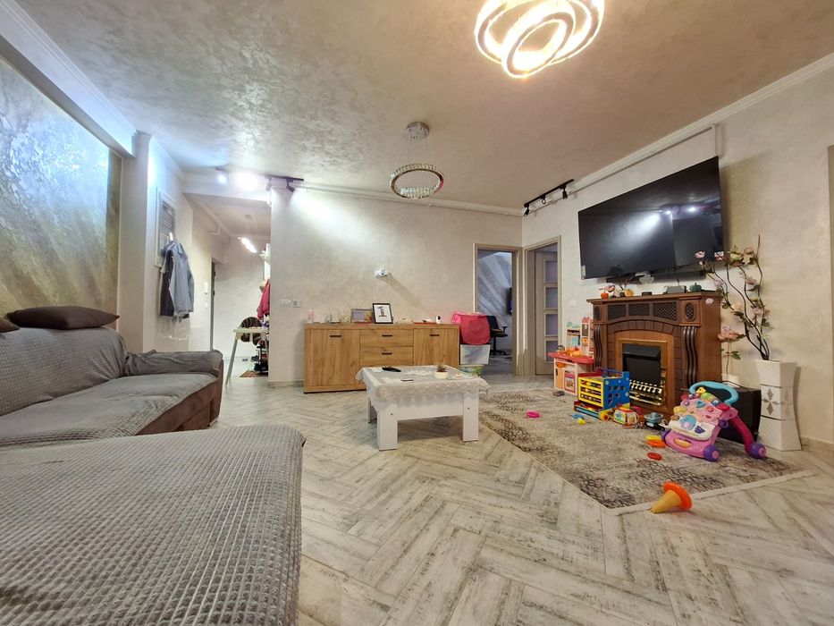 Apartament 3 camere de vanzare Valea Lupului, terasa proprie 110 mp