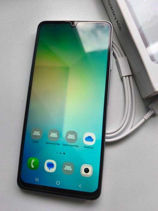 Android 16 Samsung Galaxy A06 – 64GB / 4GB RAM / Dual SIM Сребрист...