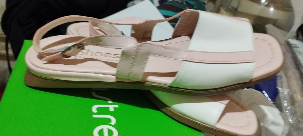 Срочно продаются женские босоножки, Турция