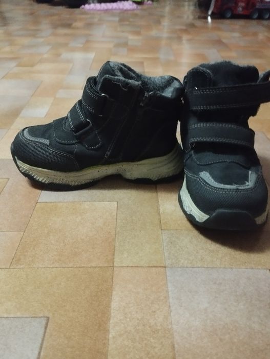 Продам 2 пары обуви детской