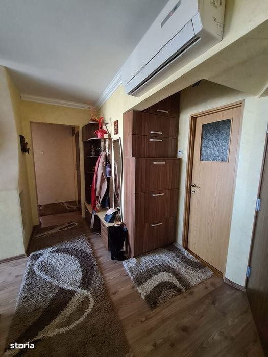 Vând apartament tipD cu 3 camere pe b-dul Nufărului vis a vis de Lotus