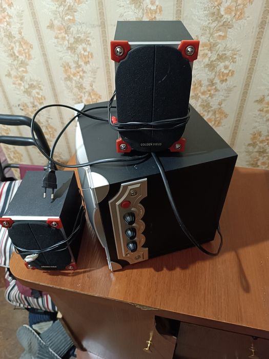 Продаю Multimedia Speaker System Model G8310 в хорошем состоянии.
