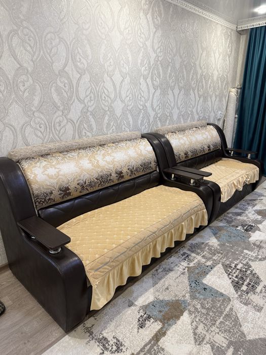 Продаю диван гостиный