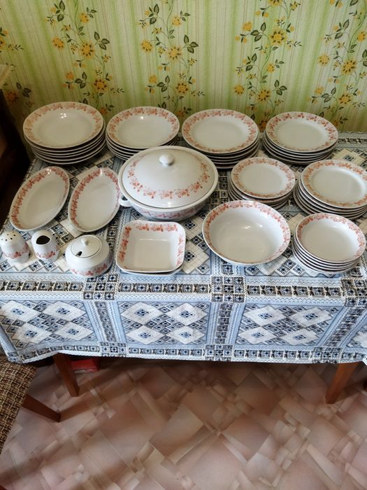 Продаю кухонный сервиз