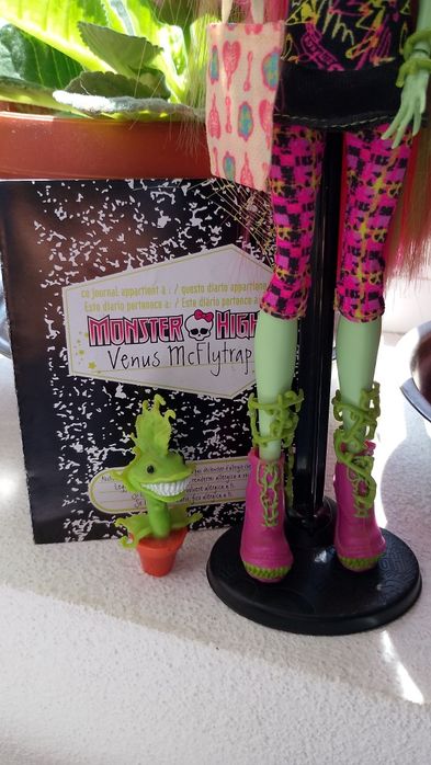 Păpușa Monster High Venus McFlytrap Basic 2011 G1