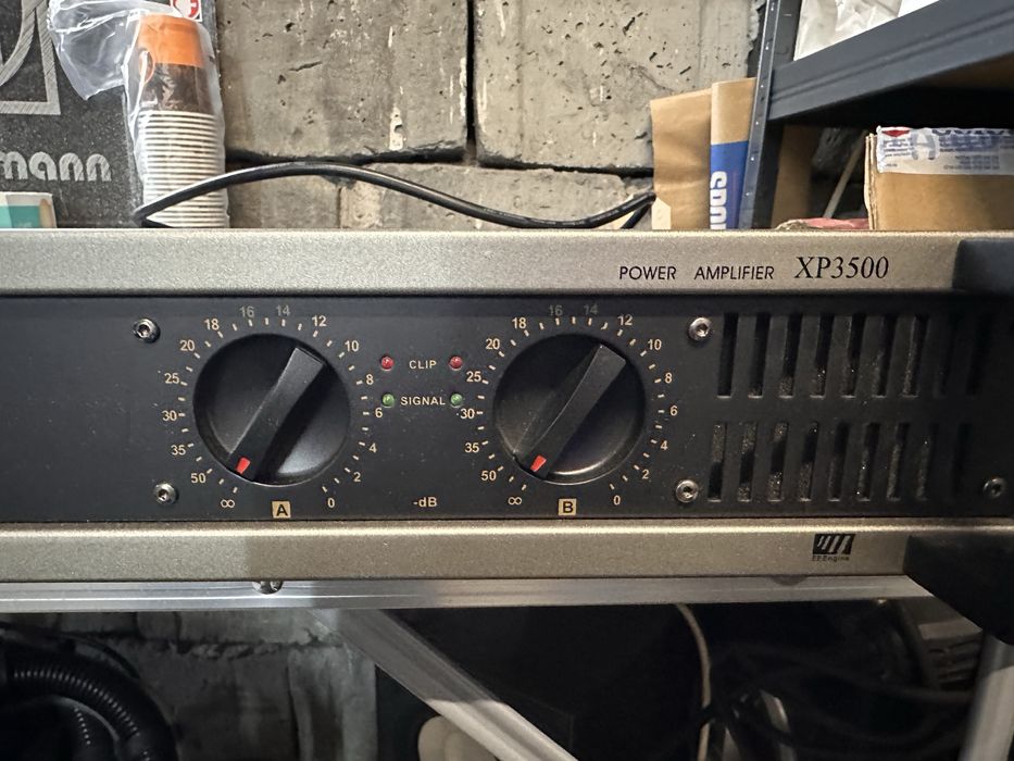 Vând amplificator profesional Yamaha XP3500.