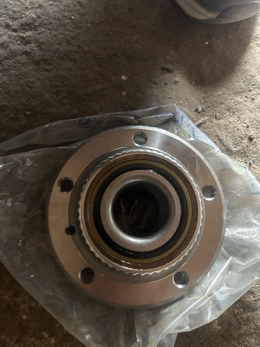 Передняя ступица колеса BMW