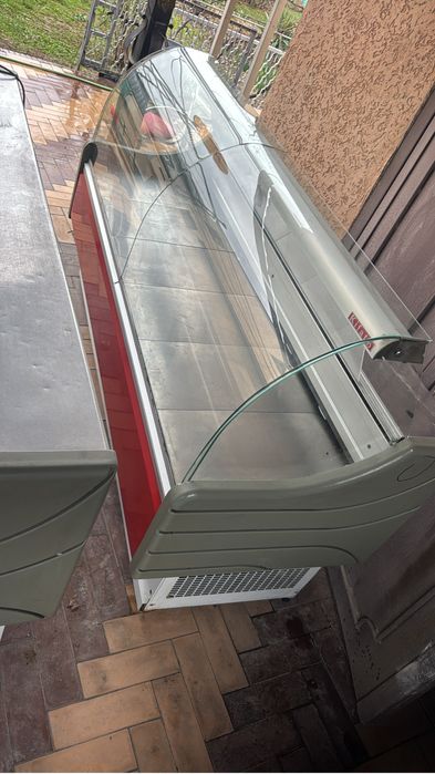 Витринный холодильник сатылады