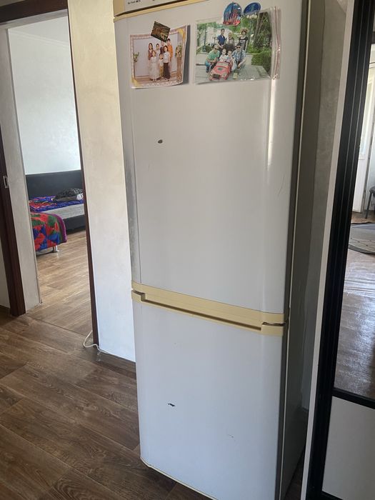 Холодильник двухкамерный