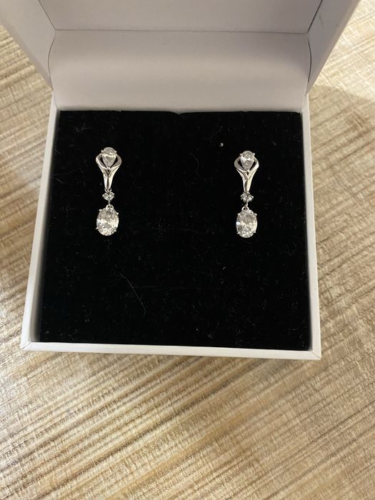 Продам серебрянные серьги