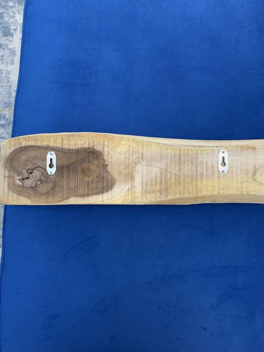 Закачалка от дърво